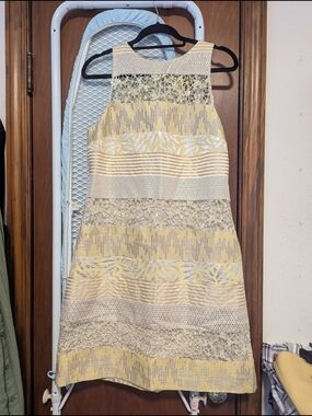 Kay Unger Yellow and Silver Lace A-Line Dress